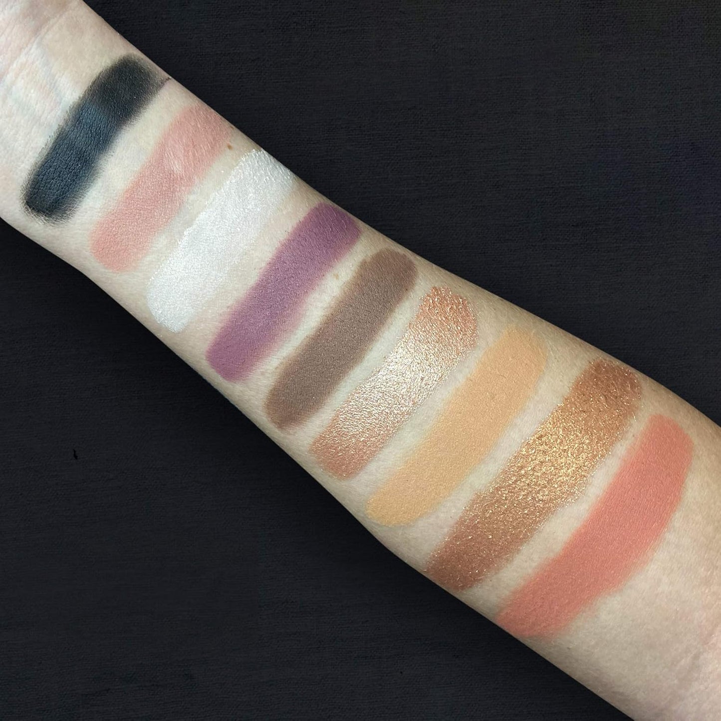 Pippa Of London Camden Make Up Palette 353 with 9 Luxury Matte, Shimmer and Glitter Eyeshadows in Rose Gold case with Mirror
