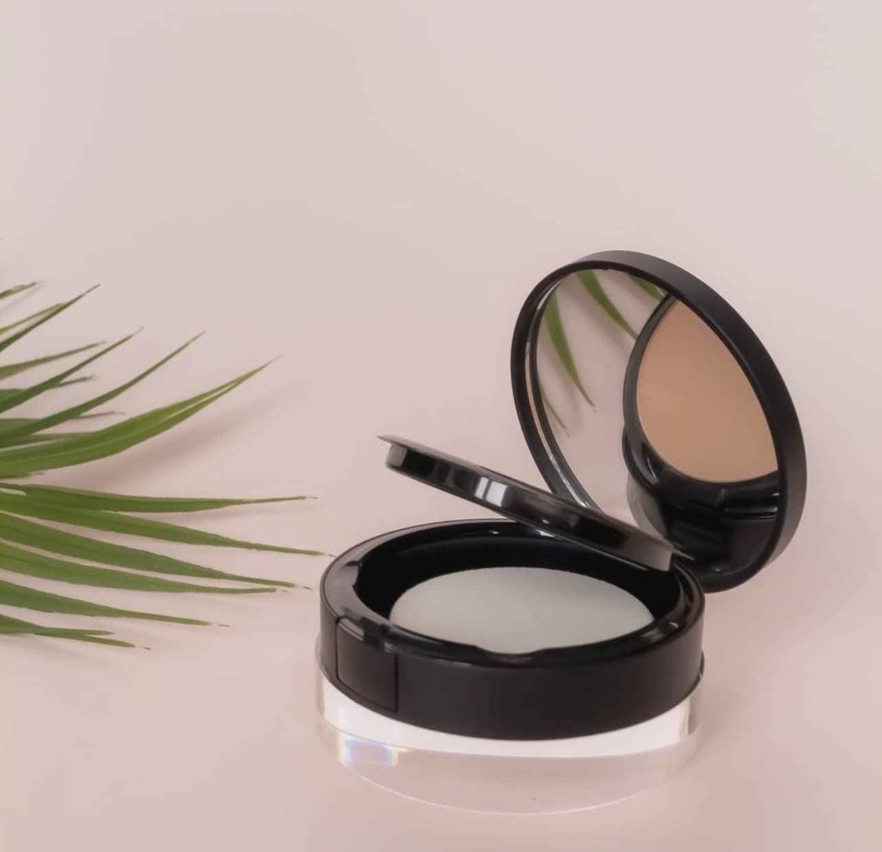 Paraben Free, Vegan, Gluten-free, Cruelty-free, Non GMO, Pressed mineral powder, (Extra Light Beige)