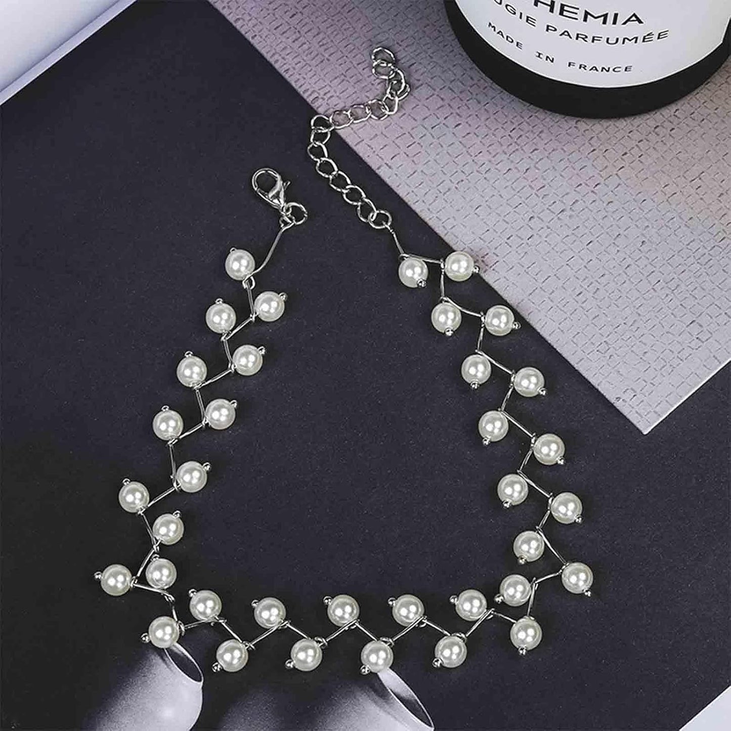 Boho Pearl Choker Necklace Silver Pearl Beaded Choker Necklace Pearl Station Necklace Jewelry Minimalist Short Chain Collarbone Necklace Jewelry for Women and Girls