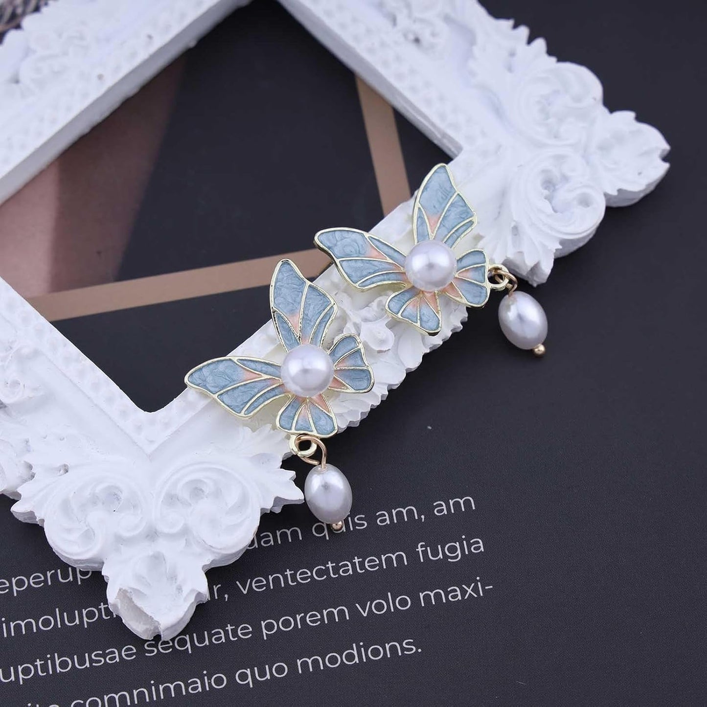 Boho Acrylic Butterfly Pearl Drop Earrings Gold Pearl Dangle Earrings Blue Enamel Butterfly Earrings Vintage Resin Butterfly Stud Earrings Jewelry for Women